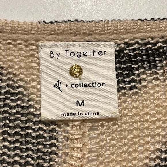 By Together Collection Women’s Oversized Medium Leopard Print V-Neck Sweater - Picture 7 of 8